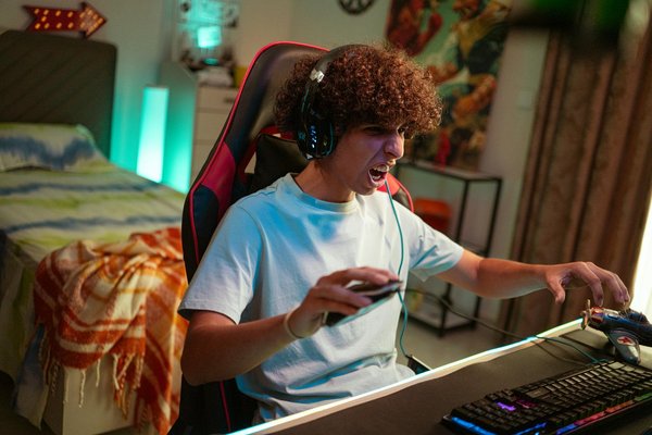 Découverte du Logiciel Libre : Essentiels Philosophiques et Enjeux Cruciaux